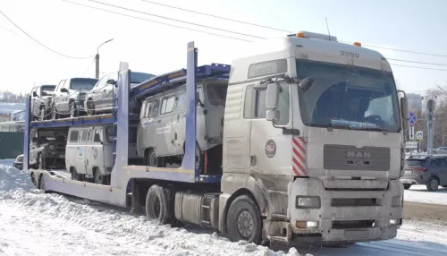 Очередную партию гуманитарного груза отправили из Барнаула в зону СВО