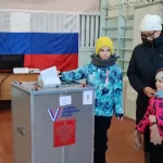 Идут семьями: как проходит голосование в районах Алтайского края. Фото