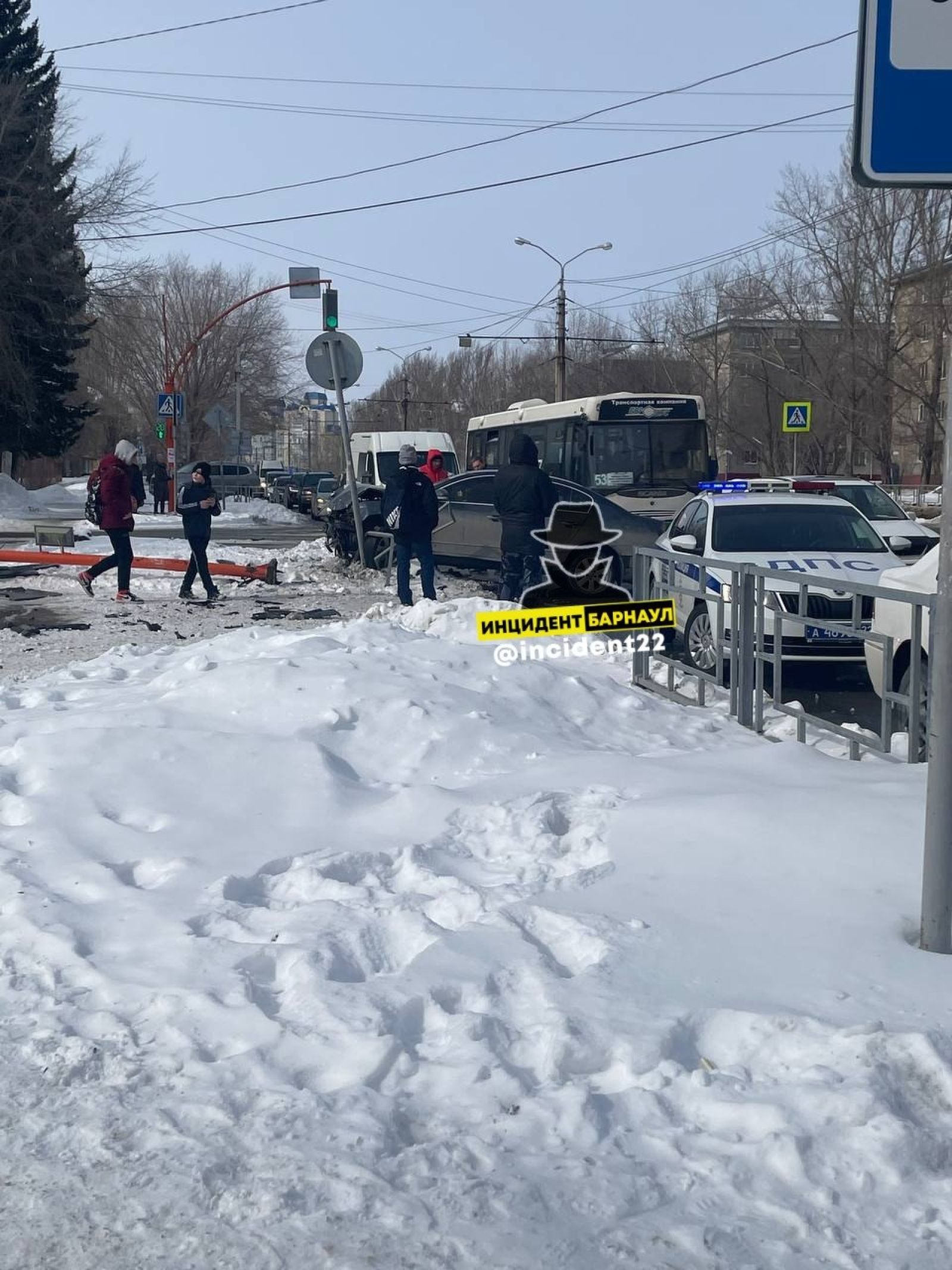 Что известно о ДТП на улице Антона Петрова в Барнауле - Толк 16.03.2024