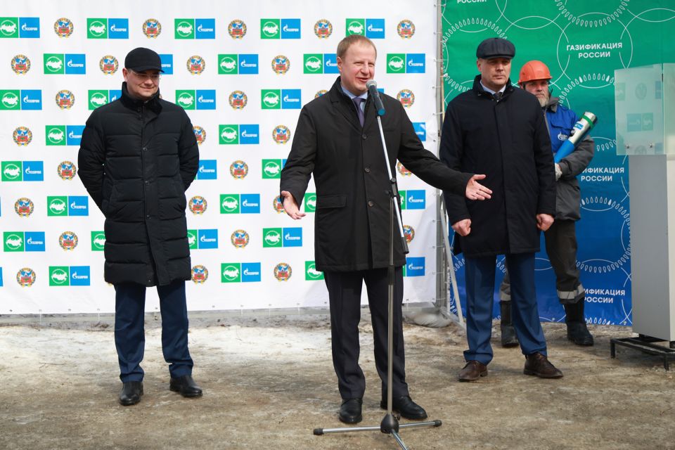 Виктор Томенко лично поздравил сростинцев с догазификацией известного алтайского села