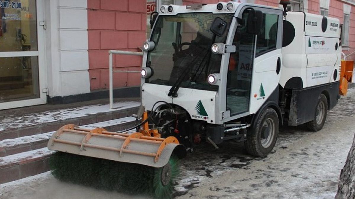 Снег и гололед: как убираются улицы Барнаула