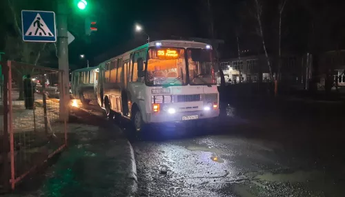В Бийске на перекрестке столкнулись два пассажирских автобуса