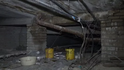 Жители барнаульской пятиэтажки жалуются на протекающую крышу