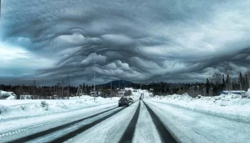 В небе над Сибирью заметили необычные и жуткие облака