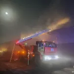 В Рубцовске огонь охватил 900 квадратов торгового центра