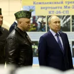 Путин пообщался с летчиками в центре боевого применения летного состава в Торжке