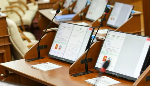 Не время для эмоций выборного года: в АКЗС прошло первое чтение бюджета-2026