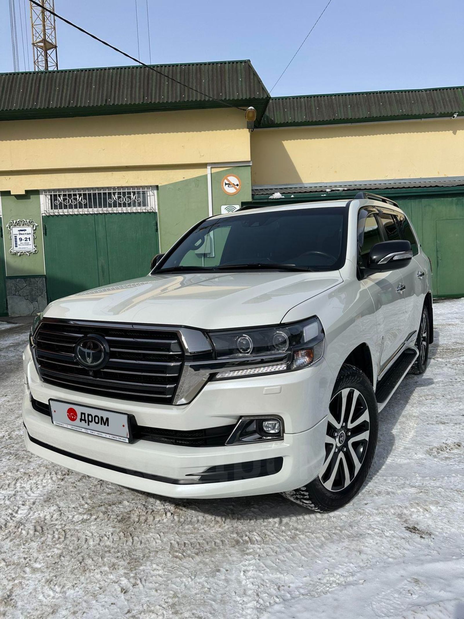 В Барнауле продают белоснежный Land Cruiser в комплектации Excalibur - Толк  29.03.2024