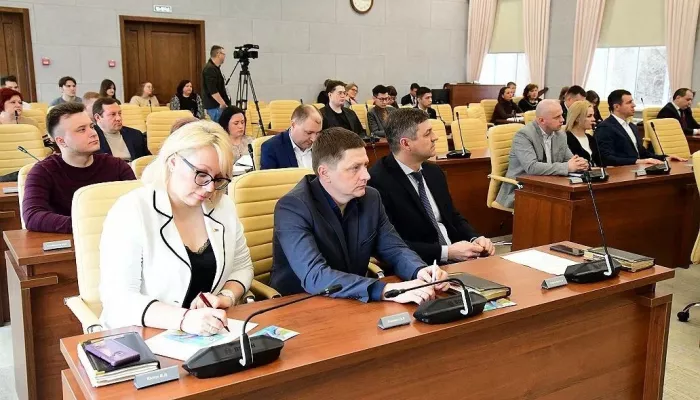 Барнаульские депутаты стали волонтерами голосования за благоустройство территорий