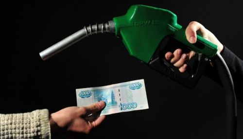 Козак признал, что государство не сможет сдержать цены на топливо