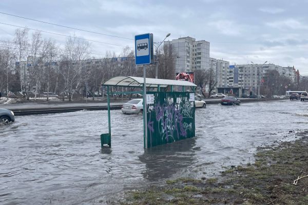 В Барнауле автобус №60 пустили в объезд потопа на улице Попова