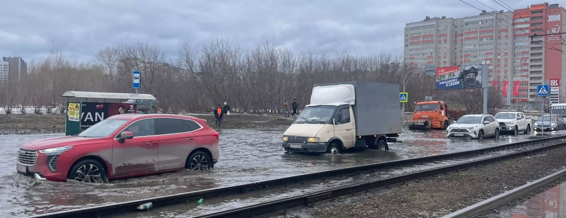 В Барнауле река Поповка снова вышла из берегов. Фоторепортаж с места подтопления