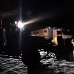 Людей из утонувшего на трассе автобуса доставили в Михайловское
