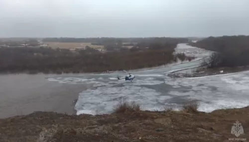 На реке Чарыш в районе села Белоглазово взорвали ледовую пробку