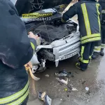 В Барнауле пьяный водитель Niva врезался в бетонное ограждение