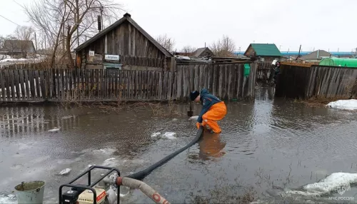 Жителям Алтайского края объяснили, стоит ли ждать компенсаций за подтопленные дома
