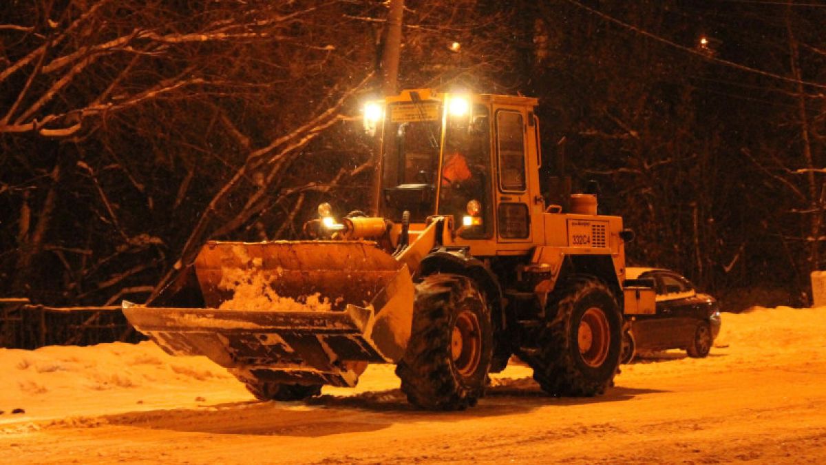 "Автодорстрой" отчитался о расчистке улиц Барнаула от последствий снегопада 