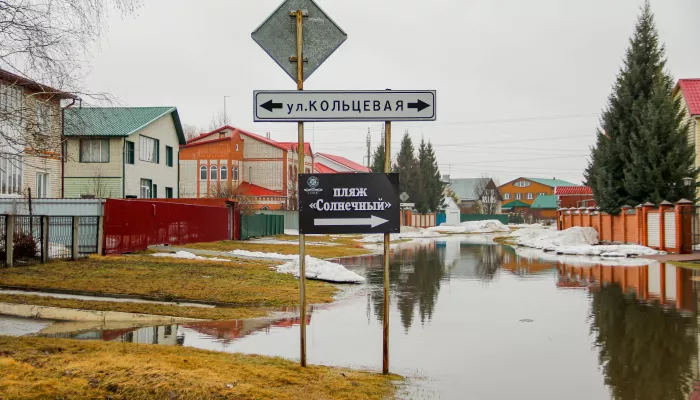 Огонь и вода: штормовое предупреждение из-за двух стихий объявили в Алтайском крае