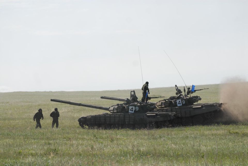 Танк. Армия России. Военные