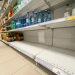 Спрос вырос многократно. Власти объяснили дефицит питьевой воды в магазинах Барнаула