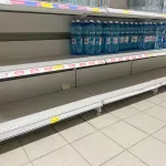 Ни туды и ни сюды: питьевая вода опять стала дефицитным товаром в Барнауле. Фото