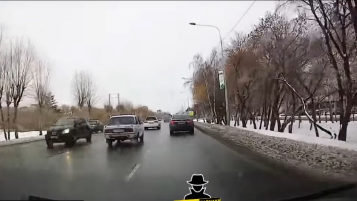 Водитель играл в "шашечки", уходя от полицейской погони в Барнауле