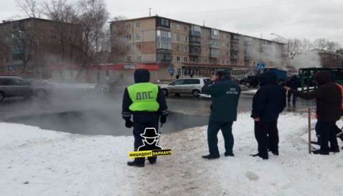 Обвал грунта спровоцировал аварию на теплотрассе в Барнауле