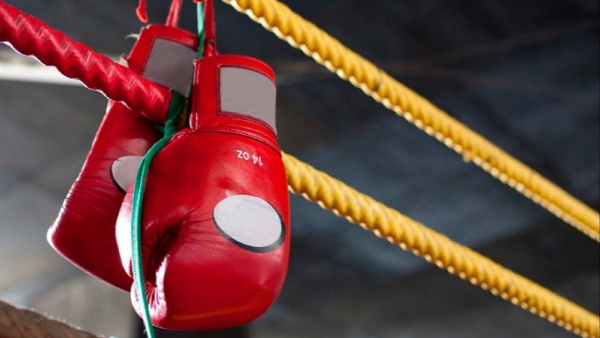 Итальянский боксер умер после поединка с тайцем