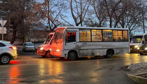В Барнауле разлилась река, из-за чего изменили маршрут автобуса