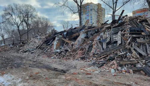 В Барнауле снесли аварийный дом на улице Витебской