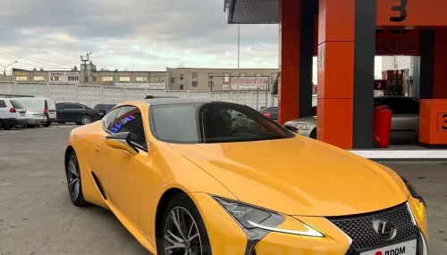 В Барнауле за 8,2 млн рублей продают мощный желтый Lexus с заводским тюнингом