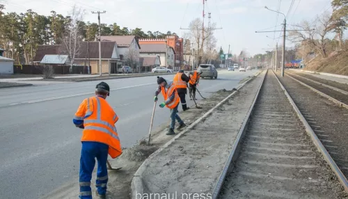 В Барнауле проверяют состояние дорог на гарантии после зимы