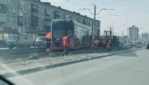 Новый белорусский трамвай сошел с рельсов на Новом рынке