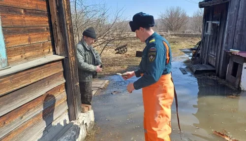 В Алтайском крае остаются подтопленными более 100 жилых домов