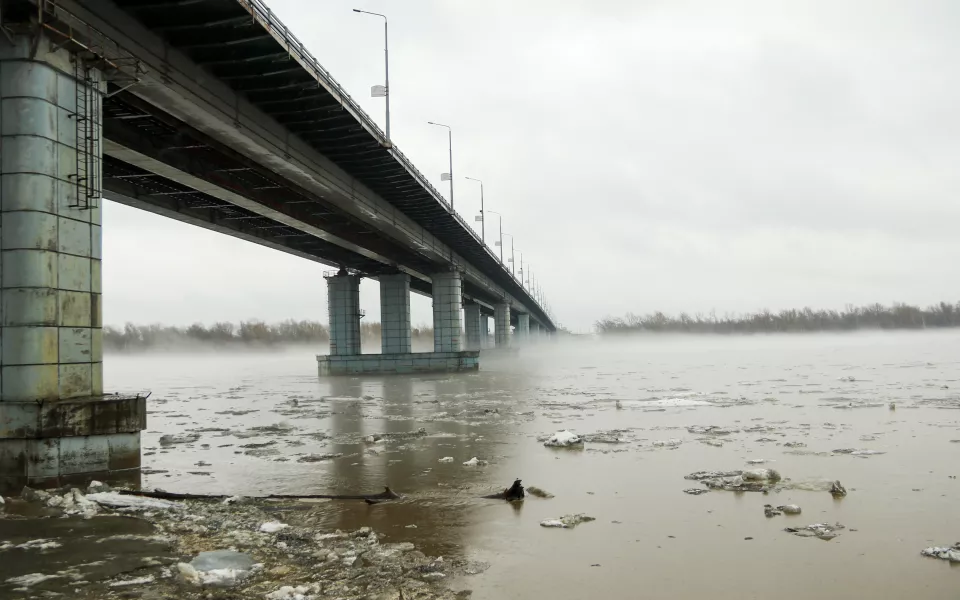 В Алтайском крае спадает уровень воды в реке Обь