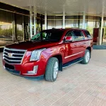 В Барнауле бордовый Cadillac Escalade в бронепленке продают за 7 млн рублей