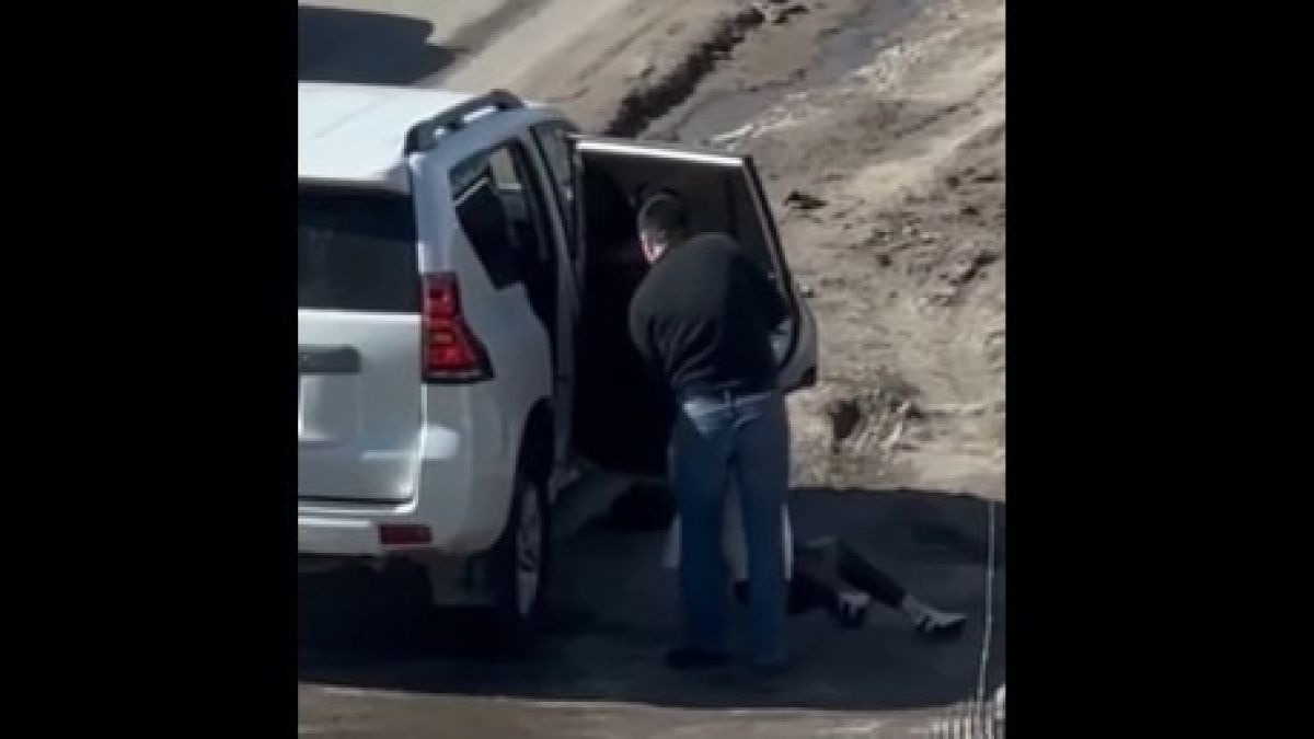 В Чувашии помощник депутата избил жену