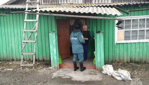 60 жилых домов и 144 двора остаются затоплены в Алтайском крае