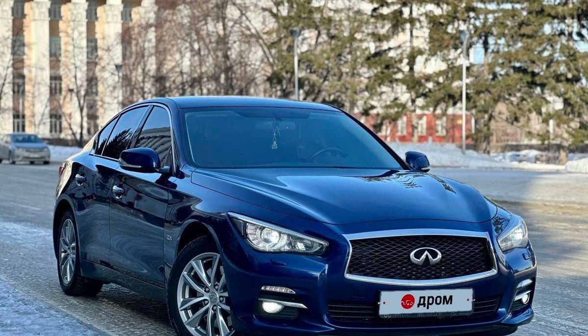 В Барнауле выставили на продажу премиум-седан Infiniti в 