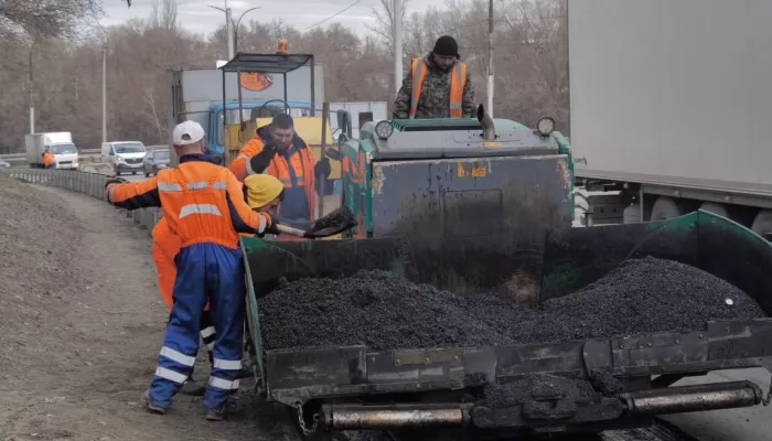 170 участков дорог и 36 тротуаров отремонтируют в Барнауле в этом сезоне
