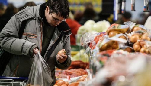 Опрос: россияне покупают отечественные продукты, но импортную технику