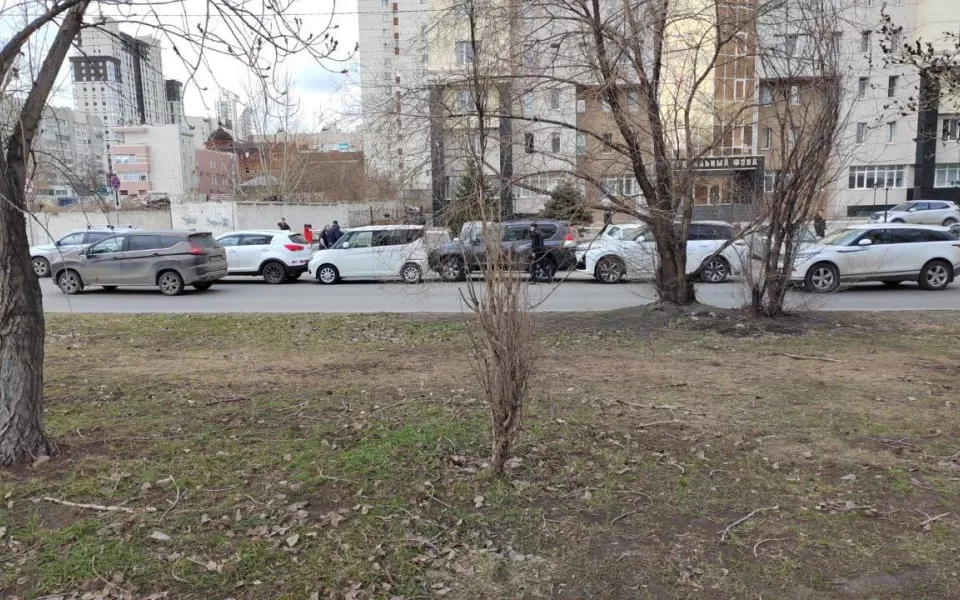 В центре Барнаула случилось массовое ДТП с участием четырех машин