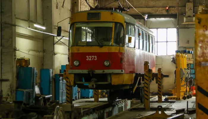 Трансформация вагонов: как в Барнауле старые трамваи получают вторую жизнь. Фото