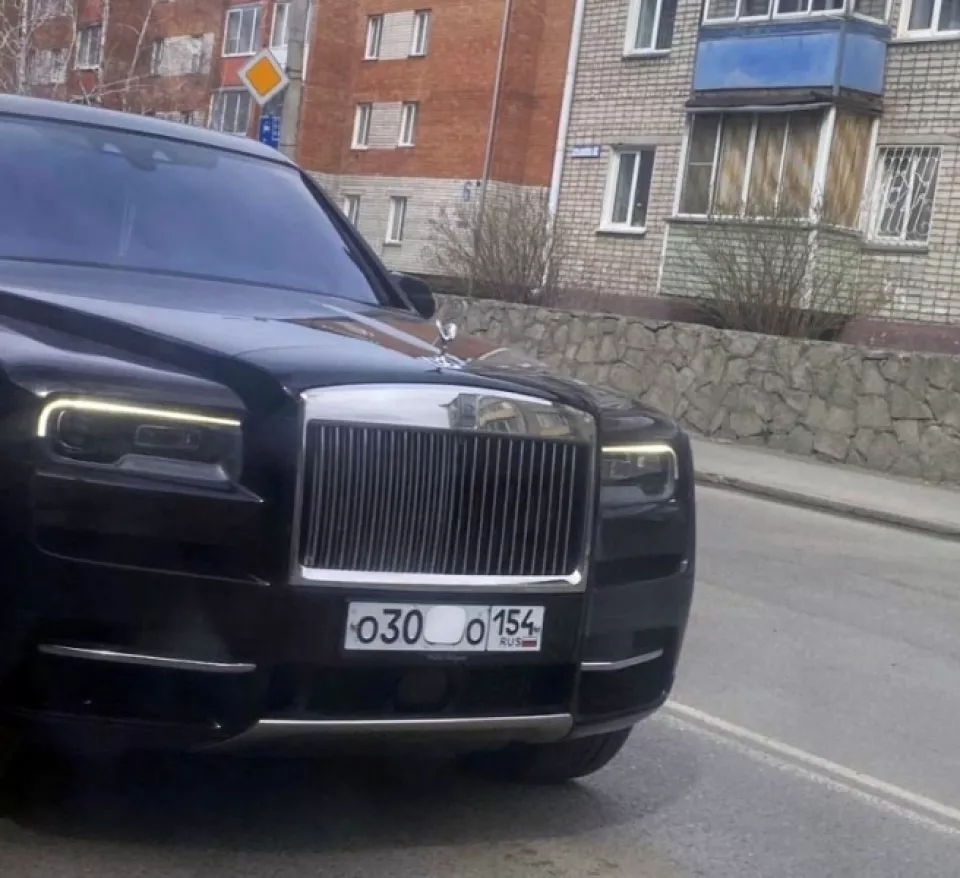 На Алтае остановили Rolls Royce с заклеенными номерами - Толк 19.04.2024