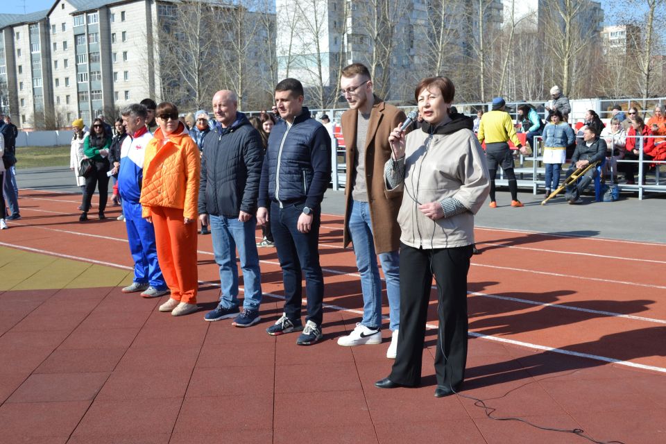 Председатель БГД Галина Буевич поздравила детей и тренеров с открытием турнира 