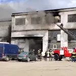В Воронеже произошел крупный пожар на заводе, есть погибшие