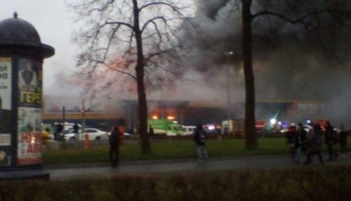 Гипермаркет Лента загорелся в Санкт-Петербурге