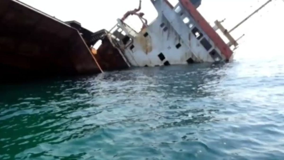 Спасатели нашли обломки затонувшего у берегов Камчатки судна