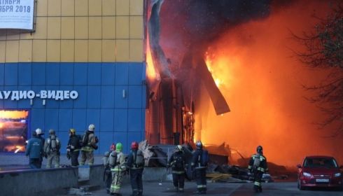 Пожарные ликвидировали возгорание в питерской Ленте