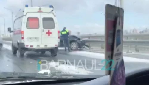 В Барнауле ДТП на Новом мосту спровоцировало большую пробку